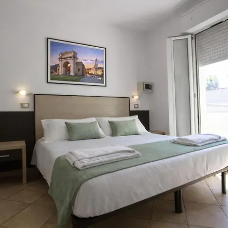 Lägenhetshotell Eurogarden 3*