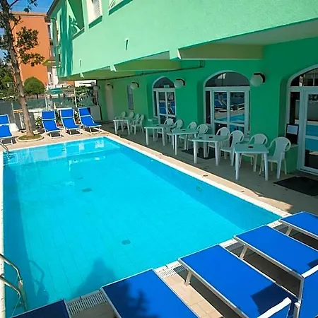 Eurogarden Hotel apartamentowy 3*