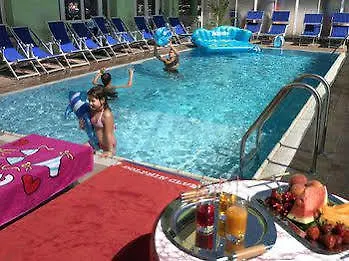 Ξενοδοχείο με διαμερίσματα Eurogarden